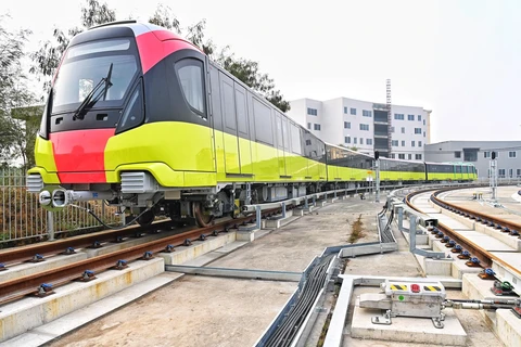 Đoàn tàu đầu tiên của tuyến đường sắt đô thị Nhổn-ga Hà Nội đã chính thức lăn bánh để bước vào giai đoạn chạy thử nghiệm. (Ảnh: MRB cung cấp)