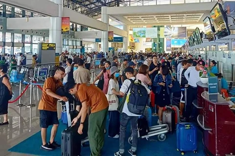 Ngành hàng không xây dựng các phương án tổ chức vận tải khách và hạn chế tối đa việc chậm, hủy chuyến đặc biệt trong dịp nghỉ lễ 30/4 và 1/5. (Ảnh: Việt Hùng/Vietnam+)