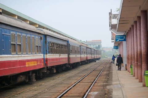 Đoàn tàu của Tổng công ty Đường sắt Việt Nam tại một nhà ga. (Ảnh: Minh Sơn/Vietnam+)
