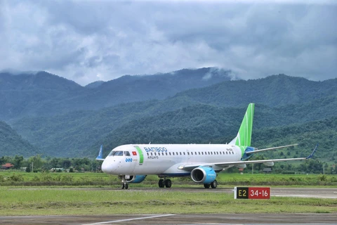 Dòng máy bay phản lực Embraer được Bamboo Airways khai thác tới Điện Biên trong thời gian tới. (Ảnh: CTV/Vietnam+)