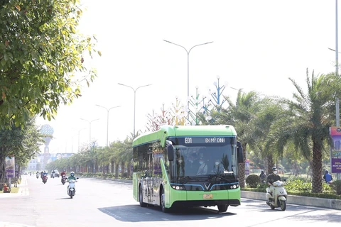 Các tuyến của VinBus đều nằm trong hệ thống giao thông công cộng chung của thành phố, kết nối khu vực đông dân cư. (Ảnh: Hoài Nam/Vietnam+)