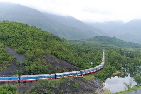 Nguồn vốn bố trí đầu tư kết cấu hạ tầng cho ngành đường sắt còn thấp. (Ảnh: Minh Sơn/Vietnam+)