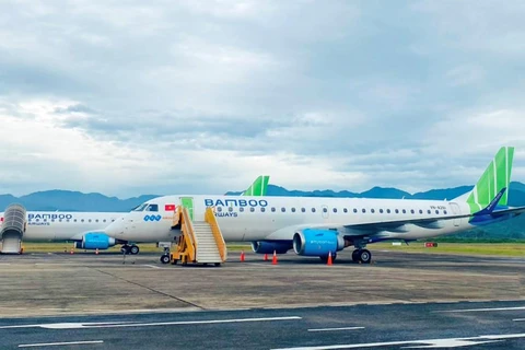 Máy bay phản lực Embraer của hãng hàng không Bamboo Airways. (Ảnh: CTV/Vietnam+)
