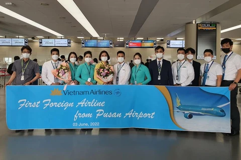 Vietnam Airlines nối lại đường bay Hà Nội-Busan sau dịch COVID-19. (Ảnh: CTV/Vietnam+)