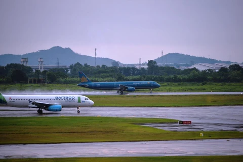 Nhiều cảng hàng không ở khu vực miền Trung và Tây Nguyên đã được mở cửa khai thác trở lại sau bão Noru. (Ảnh: CTV/Vietnam+)
