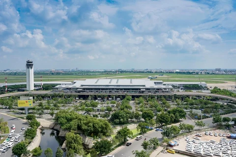 Cảng hàng không Tân Sơn Nhất nhìn từ trên cao. (Ảnh: CTV/Vietnam+)