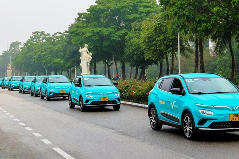 Giai đoạn đầu, Taxi Xanh SM sẽ đưa vào vận hành 500 xe VF e34 và 100 xe VF 8 tại Hà Nội. (Ảnh: Việt Hùng/Vietnam+)
