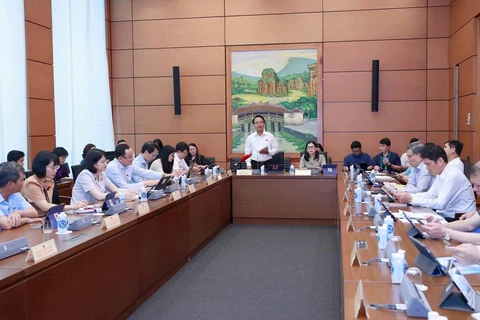 Đoàn đại biểu Quốc hội tham gia thảo luận ở tổ về tình hình thực hiện kế hoạch phát triển kinh tế-xã hội và ngân sách nhà nước năm 2022, những tháng đầu năm 2023 vào sáng 25/5. (Ảnh: Doãn Tấn/TTXVN)
