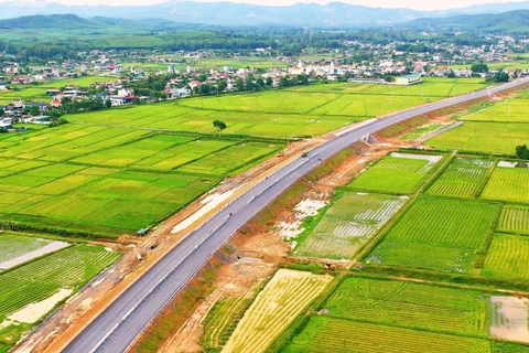 Dự án Cao tốc Nghi Sơn-Diễn Châu sắp được thông xe vào dịp Quốc khánh 2/9. (Ảnh: PV/Vietnam+)
