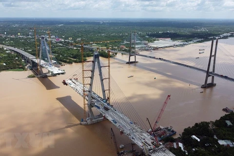 Cầu Mỹ Thuận 2 nằm song song và cách Cầu Mỹ Thuận hiện hữu khoảng 350m. (Ảnh: Huy Hùng/TTXVN)