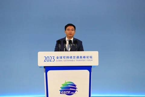Bộ trưởng Giao thông Vận tải Nguyễn Văn Thắng nhấn mạnh, Việt Nam coi phát triển giao thông vận tải bền vững với môi trường là một ưu tiên tập trung. (Ảnh: CTV/Vietnam+)