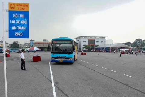 Ngày 30/9, Tổng công ty vận tải Hà Nội tiến hành Tổng kết đợt thi đua cao điểm và tổ chức Hội thi lái xe giỏi, an toàn năm 2023 tại Xí nghiệp xe buýt Cầu Bươu. (Ảnh: Hoài Nam/Vietnam+)