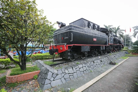 Một trong những đầu máy xe lửa Tự Lực đầu tiên của Việt Nam. (Ảnh: Minh Sơn/Vietnam+)
