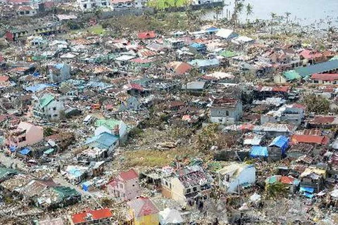 Cảnh tàn phá tại Tacloban sau siêu bão Haiyan. (Nguồn: AFP/TTXVN)