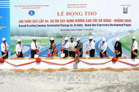 Lễ khởi công gói thầu A4 dự án cao tốc Đà Nẵng-Quảng Ngãi. (Ảnh: Thanh Long/TTXVN)