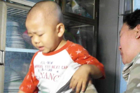 Bé Lê Tuấn Khang - một trong các bé bị 2 bảo mẫu lớp mầm non tư thục Phương Anh (Thủ Đức, TP. HCM) bạo hành thời gian gần đây. (Nguồn: TTXVN)
