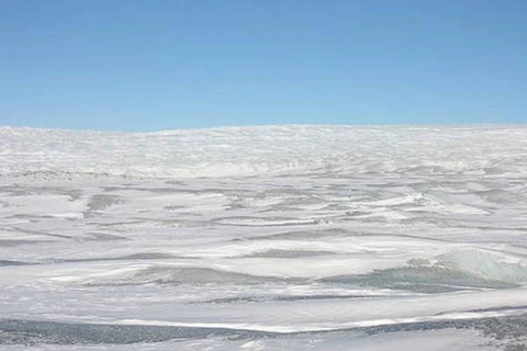 Phát hiện hồ nước siêu lớn dưới dải băng Greenland