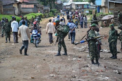Binh sỹ CHDC Congo gác tại Bunagana, nơi được coi là căn cứ địa của M23 tại phía đông Bắc Kivu, ngày 5/11. (Nguồn: AFP/TTXVN)