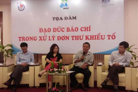 Nhà báo Nam Đồng tại buổi tọa đàm. (Ảnh: Quốc Ấn/Vietnam+)