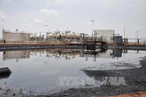 Toàn cảnh giếng dầu ở Bentiu, Nam Sudan ngày 23/4/2012. (Nguồn: AFP/TTXVN)