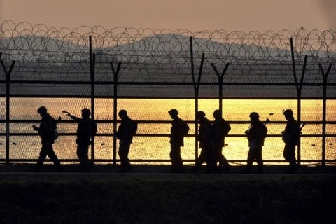 Binh sĩ Hàn Quốc tuần tra ở khu vực biên giới với Triều Tiên (Nguồn: AFP)