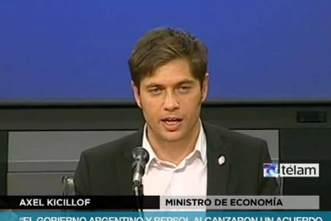 Bộ trưởng kinh tế Argentina Axel Kicillof thông báo về thỏa thuận cuối cùng về bồi thường giữa Argentina và Repsol. (Ảnh: Telam)