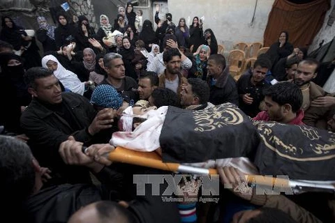 Một chiến binh Palestine thiệt mạng trong cuộc không kích của Israel tại Dải Gaza ngày 11/3. (Nguồn: AFP/TTXVN)