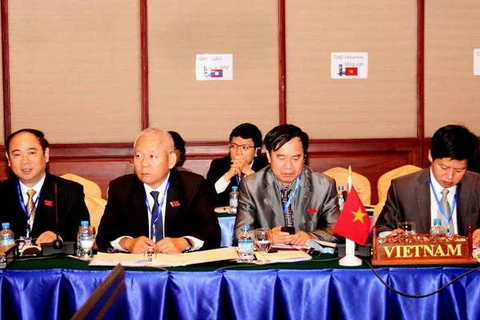 Quốc hội Việt-Lào-Campuchia tăng giám sát ngân sách