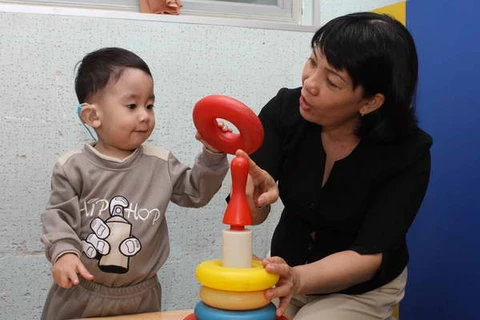 Sàng lọc khiếm thính cho gần 11.000 trẻ tại Nam Định