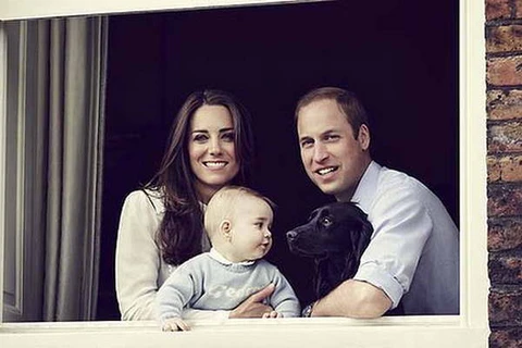 William-Kate công bố hình ảnh mới nhất về hoàng tử bé