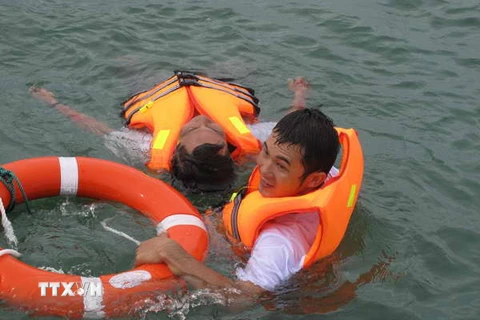 Phối hợp tìm kiếm cứu nạn trên vùng biển Bình Thuận-Trà Vinh