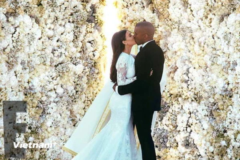Công bố ảnh đám cưới xa hoa của Kim Kardashian và Kanye West