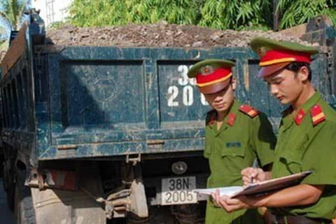 Tuyên Quang: Bắt giữ ba xe chở 15 tấn quặng chì, kẽm trái phép