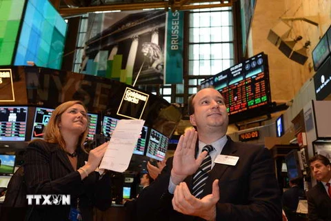 Chứng khoán Mỹ xanh sàn, chỉ số S&P 500 lập kỷ lục mới
