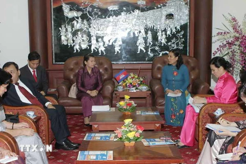 Hội phụ nữ hai nước Việt Nam-Campuchia tăng cường hợp tác