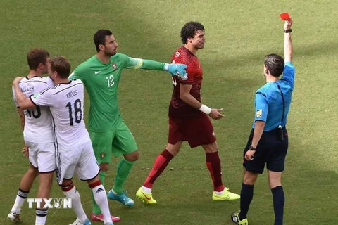 Pepe đứng trước án treo giò 3 trận do nhận thẻ đỏ trực tiếp