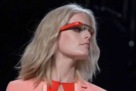 Các rạp chiếu phim ở Anh cấm sử dụng kính Google Glass