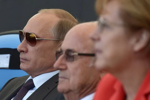 Thủ tướng Đức và Tổng thống Nga đã mật ước "đổi gas lấy đất"?