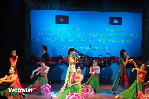 Tưng bừng Tuần Văn hóa Việt Nam tại Campuchia