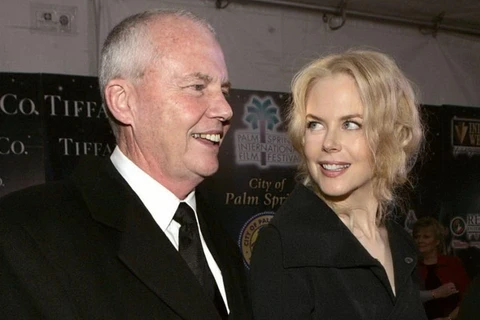 Nicole Kidman suy sụp sau cái chết bí ẩn của cha ở Singapore