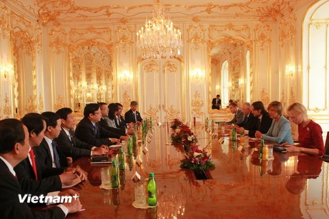 Đoàn đại biểu cấp cao Quốc hội Việt Nam làm việc tại Slovakia