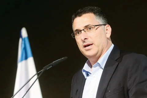 Bộ trưởng Nội vụ Israel bất ngờ tuyên bố rút khỏi chính trường