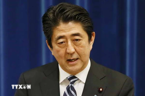 Nhật Bản hoãn tăng thuế tiêu dùng và dự định bầu cử sớm