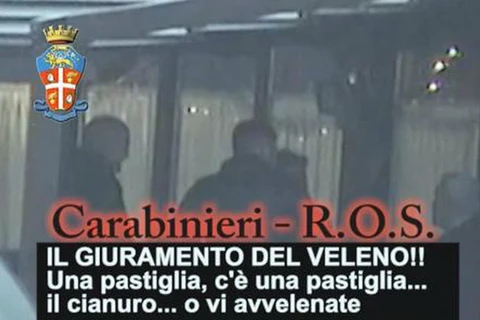 Italy: Lần đầu tiên ghi hình được "lễ tuyên thệ" của băng đảng mafia