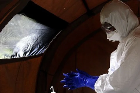 Bác sỹ Cuba nhiễm virus Ebola được đưa đến Thụy Sĩ để điều trị