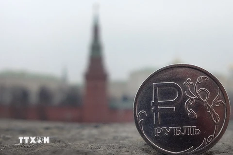 BoR tăng lãi suất, đồng ruble rơi xuống mức thấp kỷ lục mới 