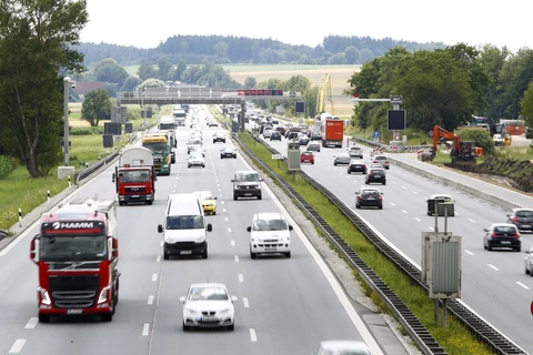 Kế hoạch thu phí xe đăng ký ngoài nước tại Đức bị chỉ trích 