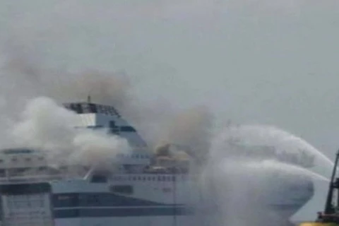 Vụ cháy phà Norman Atlantic: Gần 100 người lênh đênh trên biển