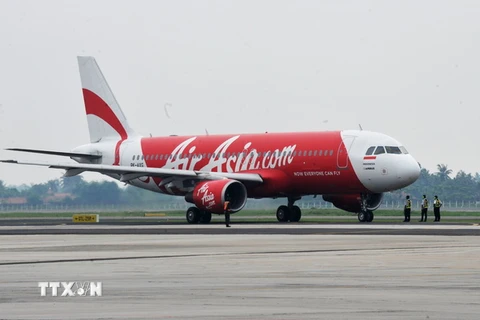 Thêm một máy bay của hãng AirAsia gặp trục trặc kỹ thuật