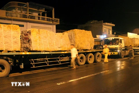 Đồng Nai kiên quyết đóng cửa các mỏ đá có xe chở quá trọng tải 